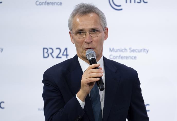 Mihnenska bezbednosna konferencija  Minhen JEns Stoltenberg (1).jpg