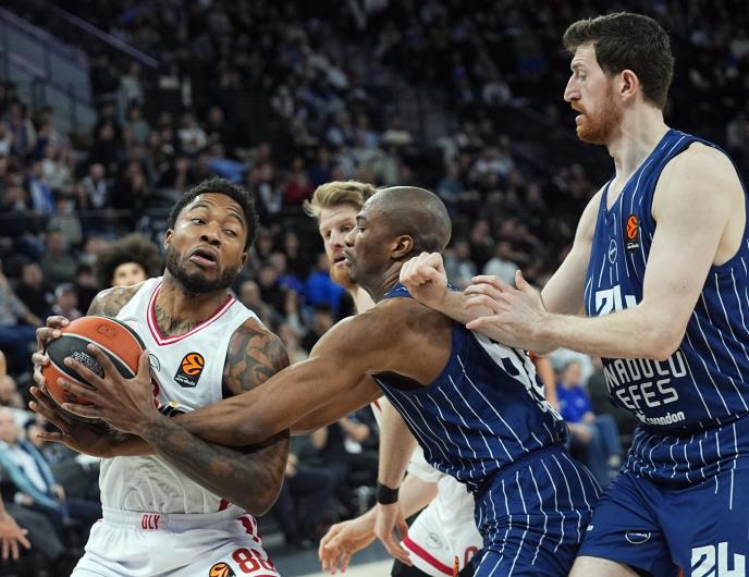 Tajrik Džons u dresu Olimpijakosa