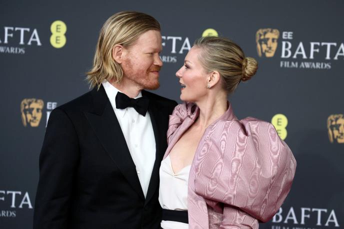 Kirsten Danst i Džesi Plemons na dodeli BAFTA nagrada