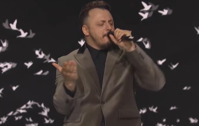 Daniel Kajmakoski na sceni PZE