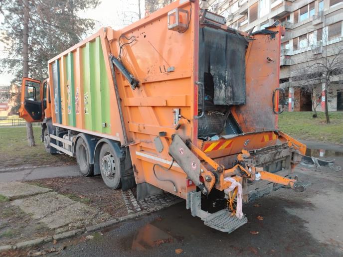 Smećarac pregazio ženu (1).jpeg