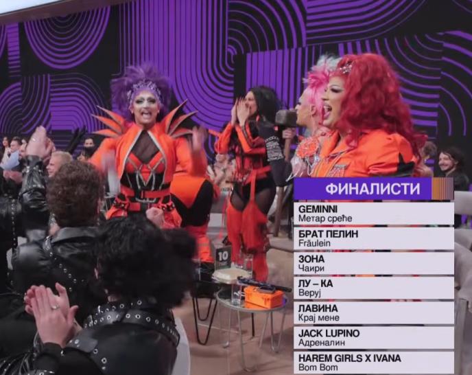 Harem Girls slave plasman u finale, jedna članica pala (1).jpg