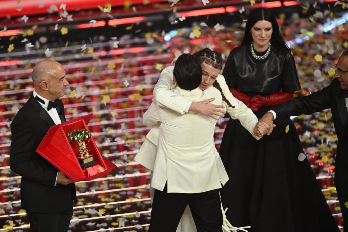 Sal Da Vinči slavi pobedu na Festivalu di Sanremo sa pesmom Per Sempre Sì