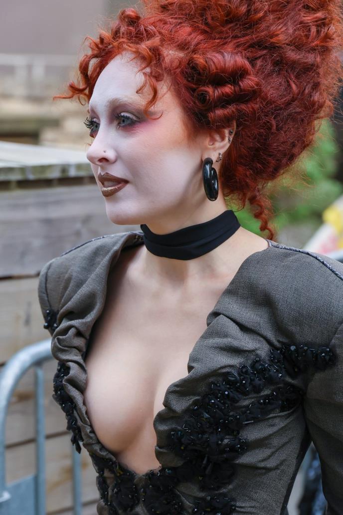 Čapel Roan pokazala zadnjicu