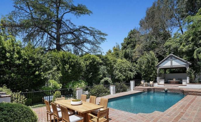 Rijanina vila na Beverli Hilsu na koju je ispaljen rafal