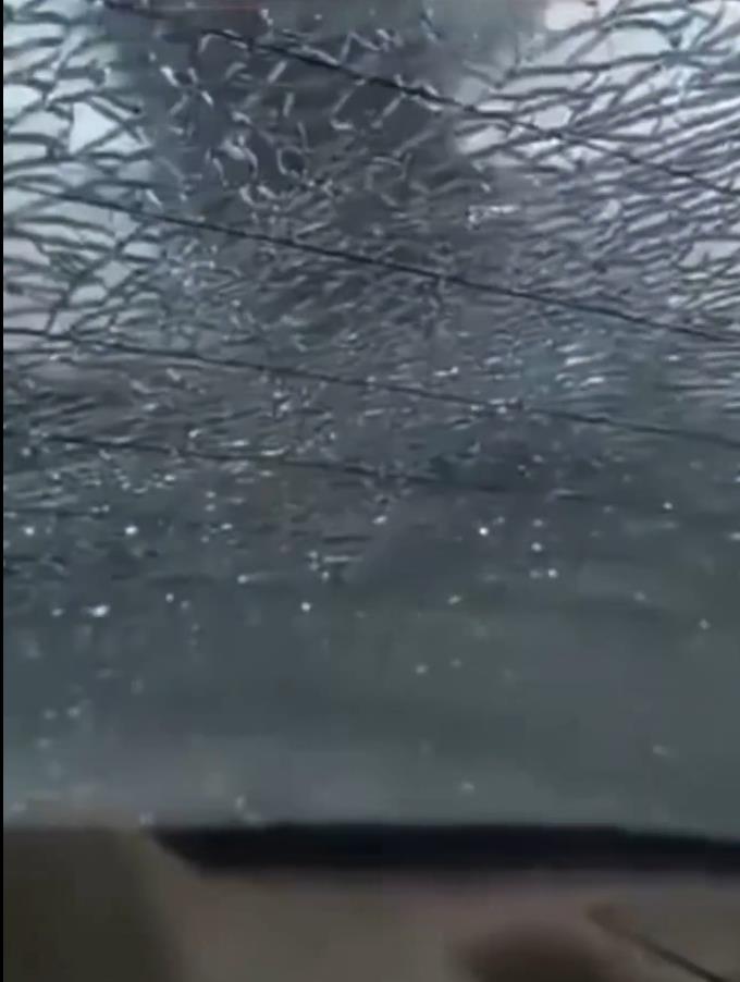 Iran Karadži napad automobil vožnja šoferšajbna (5).png