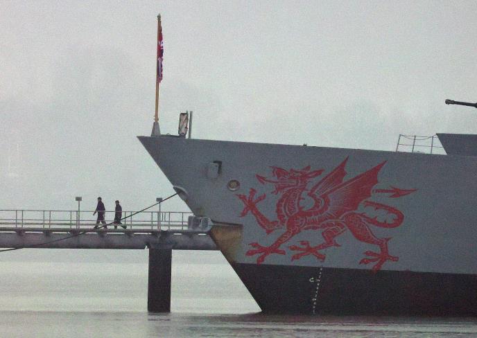 HMS Dragon06 EPA Neil Hall.jpg