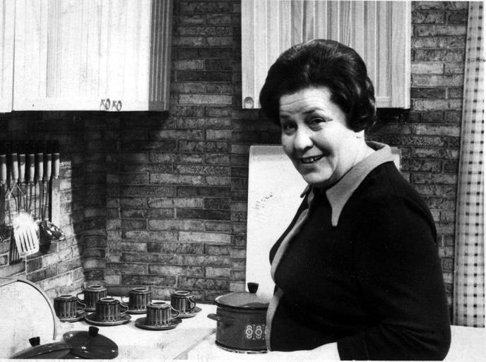 Рада као мајка ВукаФото Архива РТС.jpg