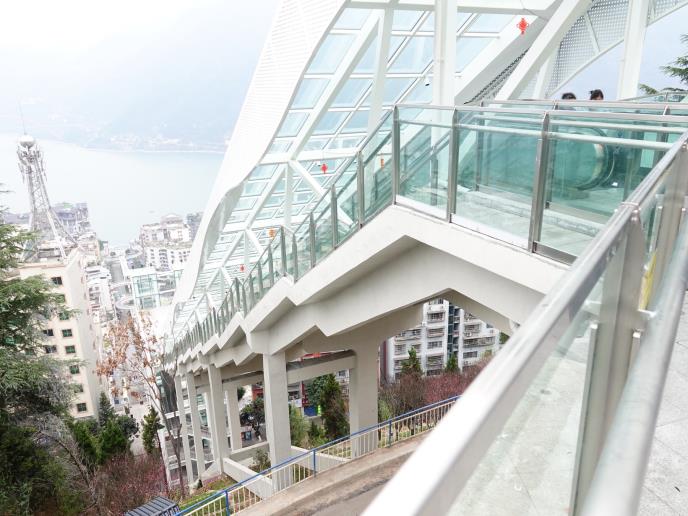 Čudesne božanske stepenice - najduže pokretne stepenice u Kini