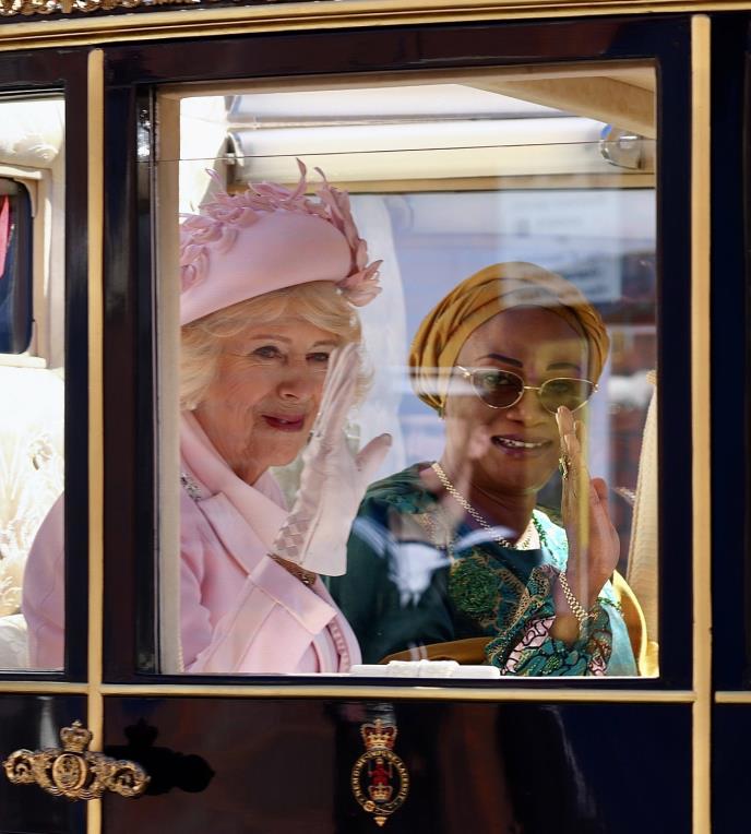 Kraljica Kamila u Vindzoru sa novim izgledom obrva koji je privukao veliku pažnju javnosti