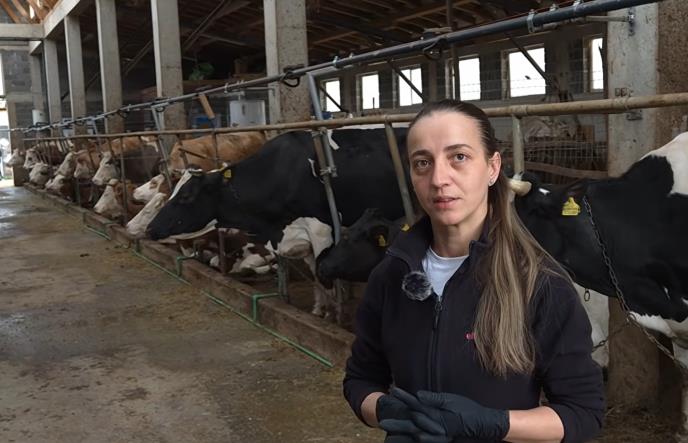 2026-03-26 09_04_59-Od teških uslova do savremene muže_ priča majke i kćerke sa farme mliječnih krav.png