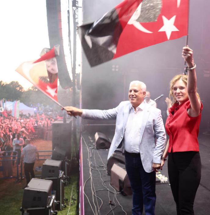 Mustafa Bozbej Seden Bozbej