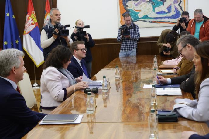 Sastanak Aleksandra Vučića sa Karen Pirs