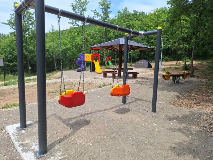 Igralište za decu u Pribojskoj Banji.jpg