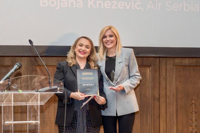 Er Srbija nagrađena za društveno-odgovornu kampanju „Uniforme dobijaju novu svrhu“.jpeg