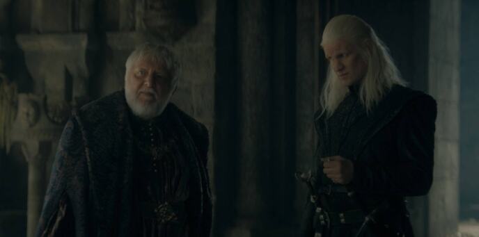 Sajmon Rasel Bil u seriji Kuća zmaja