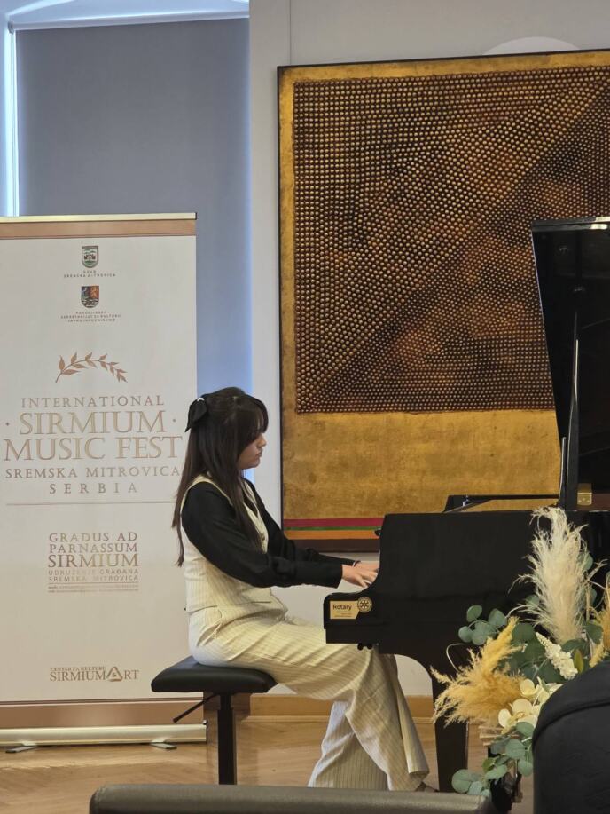 Joana Kažić iz Kotora osvojila prvo mesto na Sirmium Music Fest-u