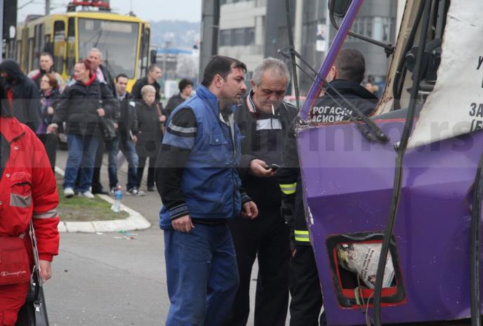 lancani-sudar-sudar-buvljak-novi-beograd-tramvaj.jpg