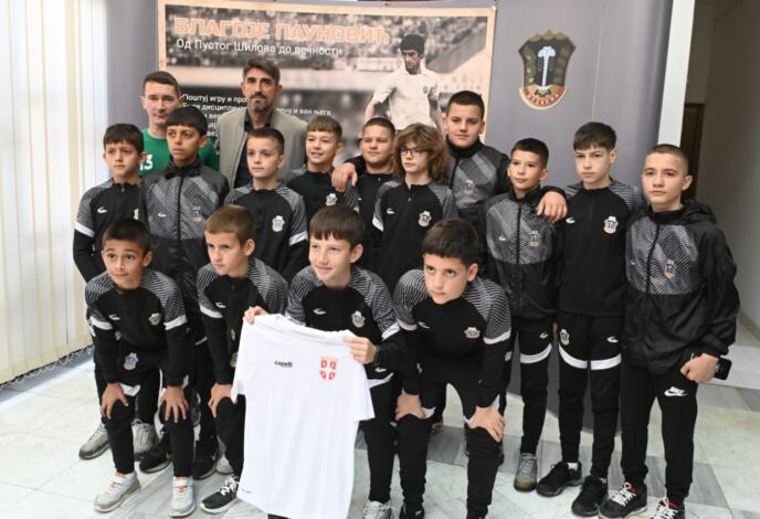 Veljko Paunović u poseti selu Pusto Šilovo