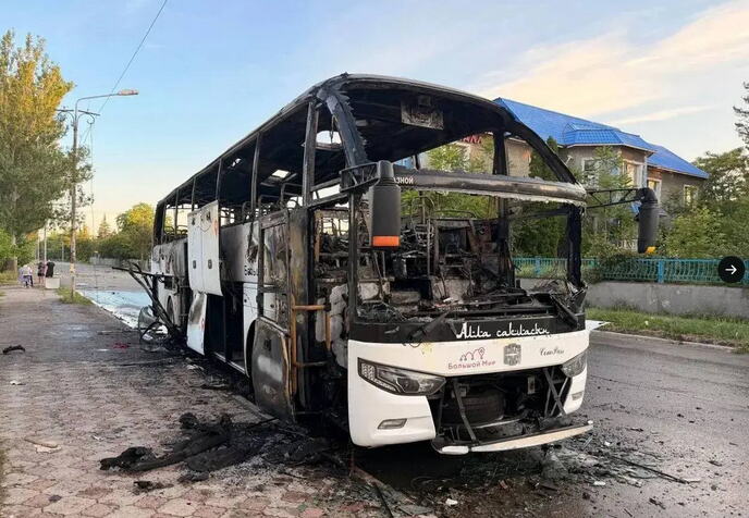 2026-06-03 09_58_08-RL1159 on X_ _‼️Ukrainian Nazis attacked a Moscow–Simferopol bus heading to Yena.png