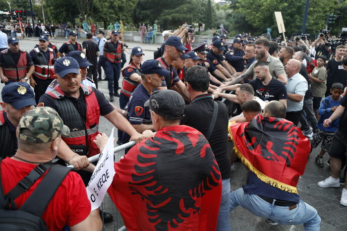 albanija04 EPA Malton Dibra.jpg