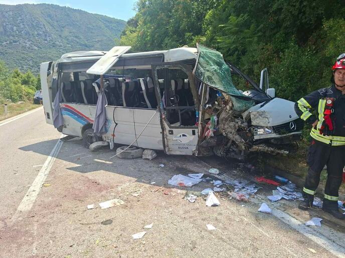 Kotor - Nikšić Lipci saobraćajna nesreća (1).jpg