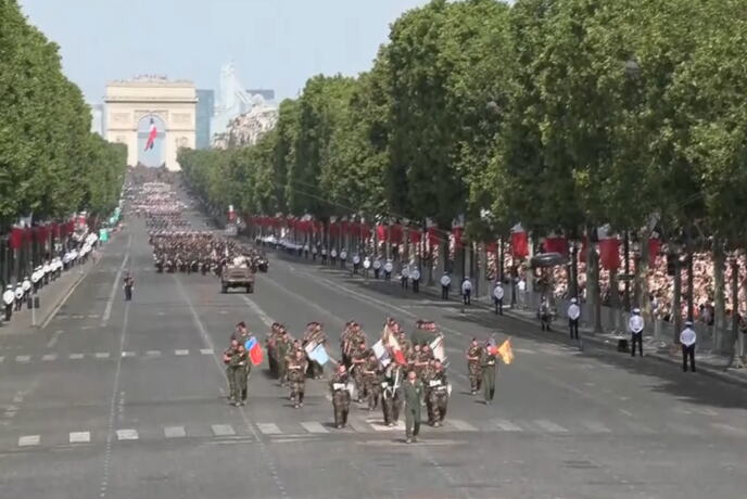 Francuska Pariz Dan pada Bastilje vojna parada