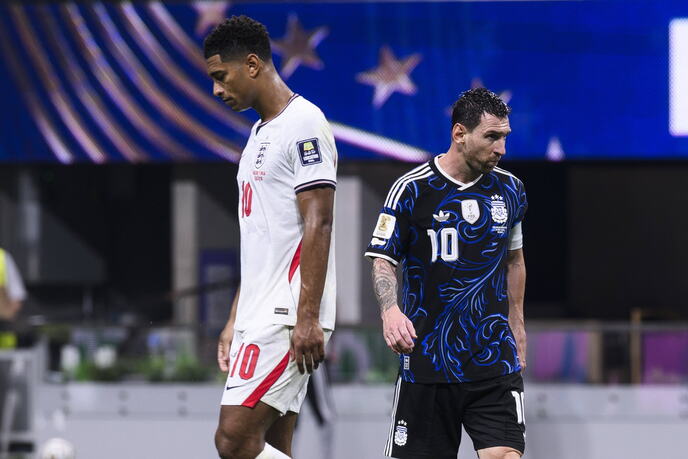 Džud Belingem i Lionel Mesi na meču Engleska - Argentina