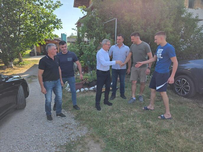 Poseta-porodici-Majkic-vinograd-farma-zadruga-junad-ovce-glamocic-91.jpg