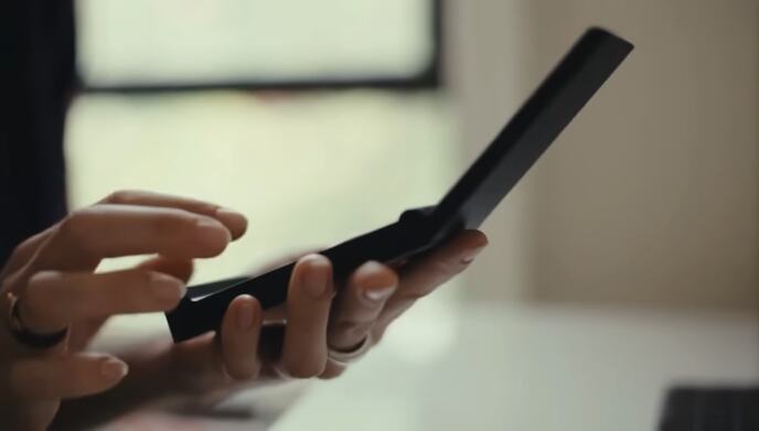 Light Phone Flip (1).jpg