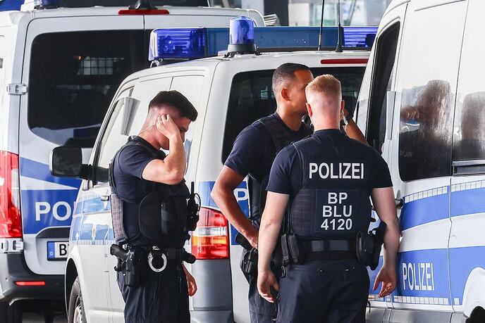 Nemačka Lajpcig aerodrom policija (12).jpg