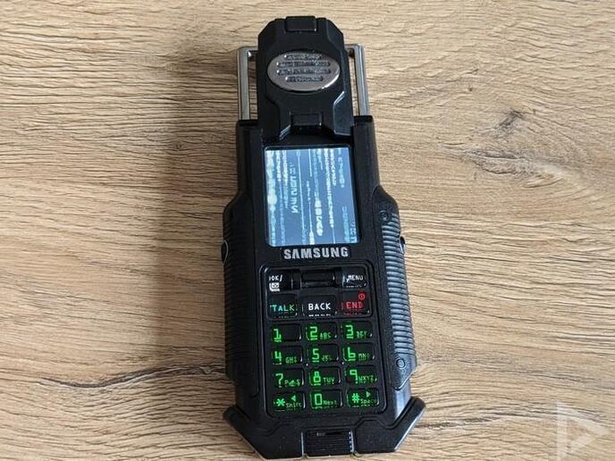 Samsung SPH-N270 Matrix Reloaded (3).jpg