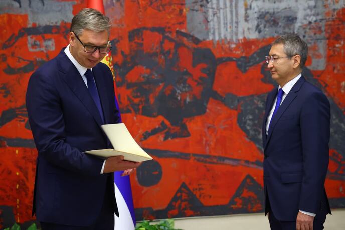 Aleksandar Vučić Bolat Imanbajev, ambasador Republike Kazahstan (5).jpeg
