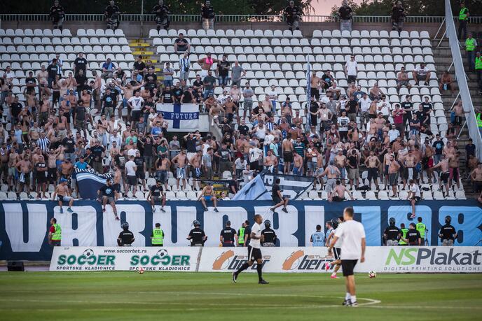 Varvari Podgorica na utakmici protiv Partizana