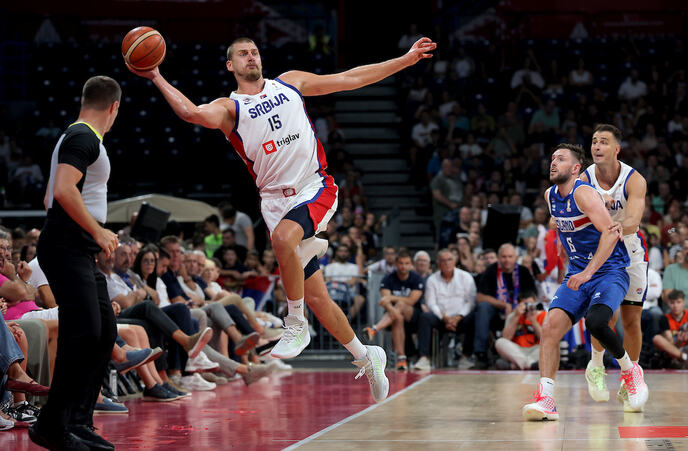 Nikola Jokić na meču Srbija - Island