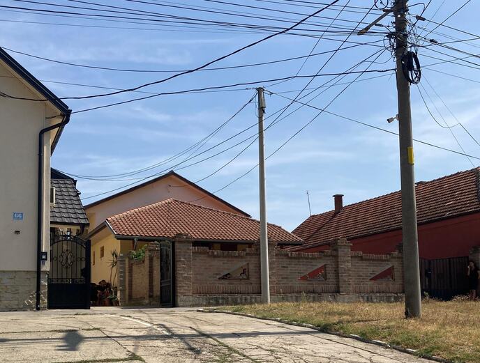 Surčin ispred koje je ubijen ubijen Novica Elek (4).jpeg