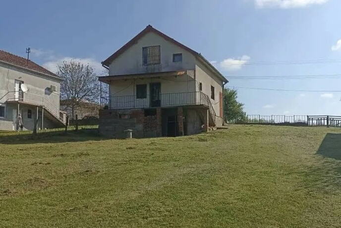 kuća na Fruškoj gori.png