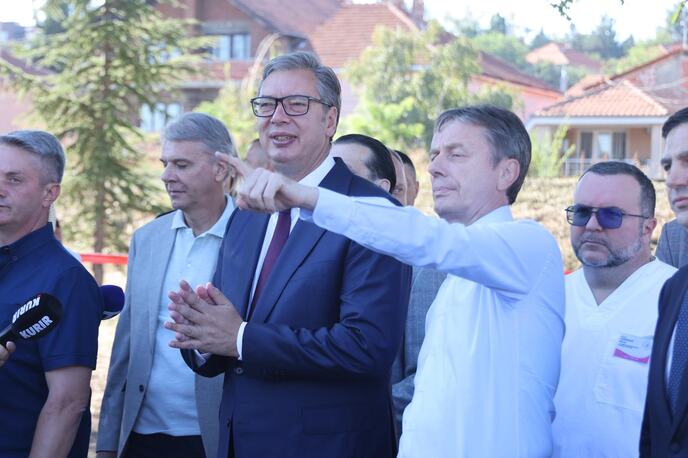 Aleksandar Vučić Klinika za ginekologiju i akušerstvo UKC Niš (22).jpeg