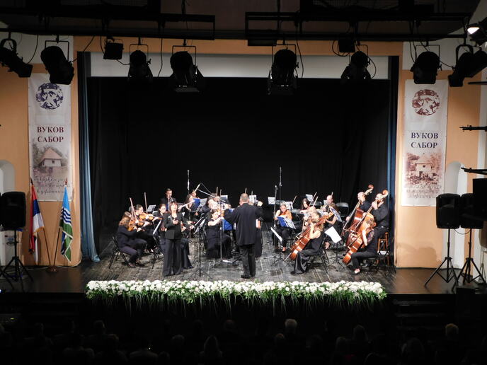 LOZNICA - Počelo saborovanje.JPG