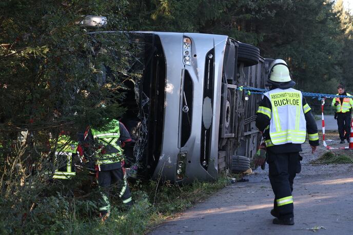 Bavarska prevrnuti turistički autobus (4).jpg