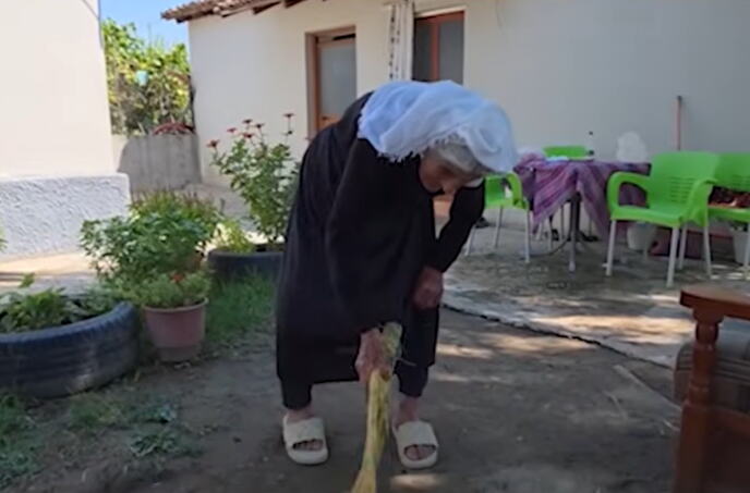 Ćamile Mara iz Albanije ima 117 godina i najstarija je osoba na svetu