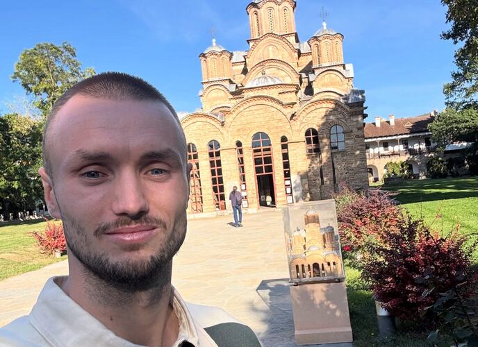 Saša Kalajdžić u poseti manastiru Gračanica