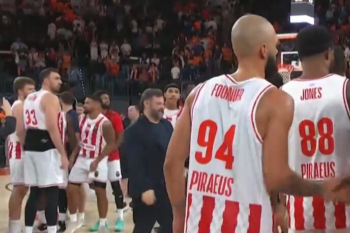 KK Olimpijakos, KK Valensija