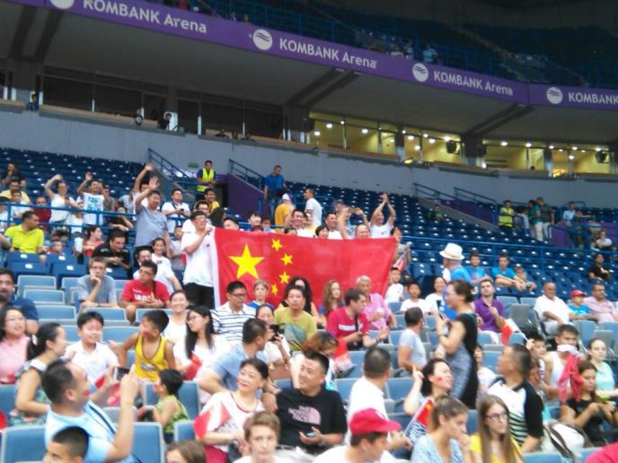 kina-navijaci-kosarka-arena.jpg