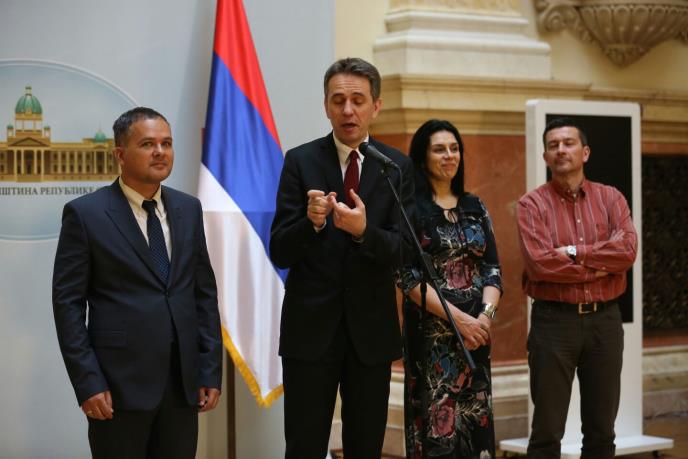 opozicija-konferencija-obracanje-narodna-skupstina.jpg