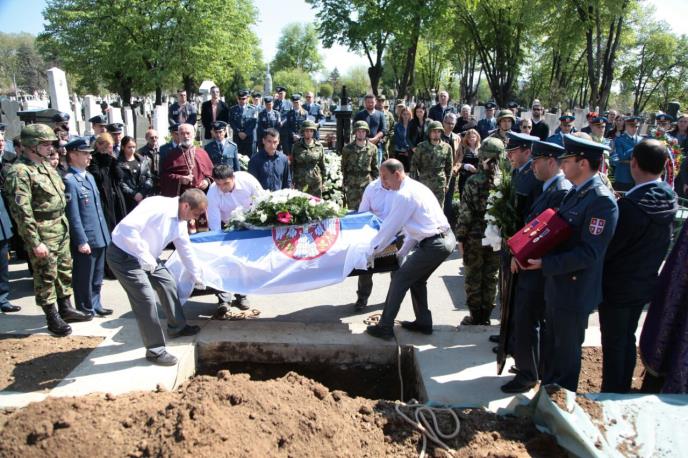 sahrana-pilot-dejan-pandurovic-novo-groblje.jpg