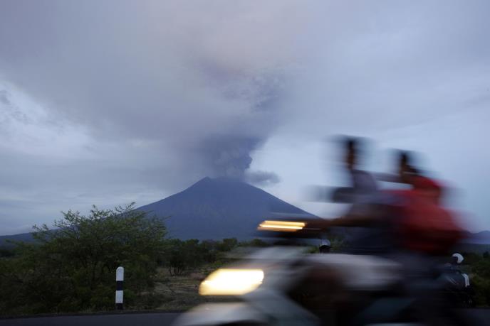 agung-ap02.jpg