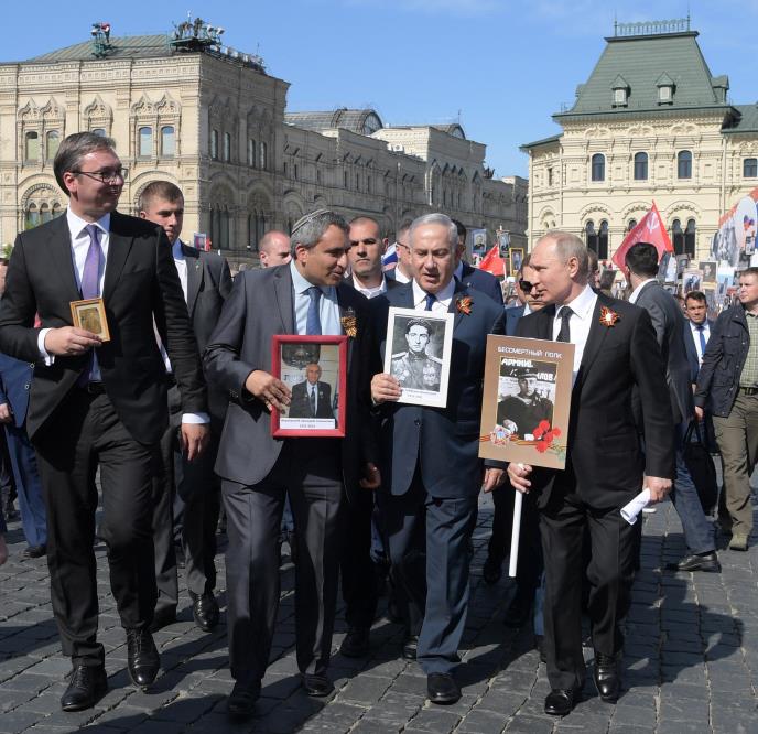 besmrtni-puk-vucic-putin-foto-ap-maj-2018-1.jpg