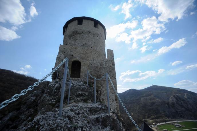 golubacki-grad-golubacka-tvrdava-golubac-foto-tanjug-filip-kraincanic-8888.jpg