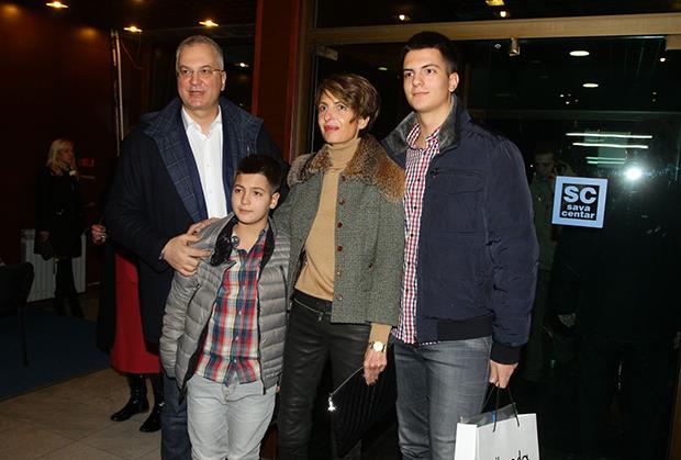 (KURIR TV) MIROSLAV ILIĆ NAPUNIO SAVA CENTAR: Ceca sija u prvom redu! Pevač joj priredio iznenađenje, ona oduševljena!